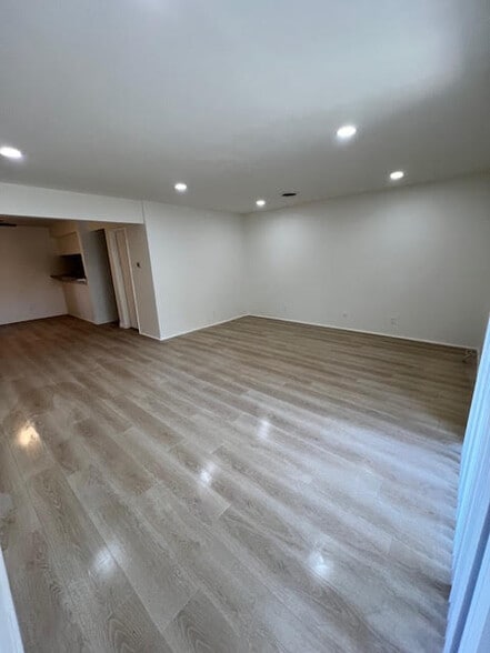 Building Photo - Arcadia Pines