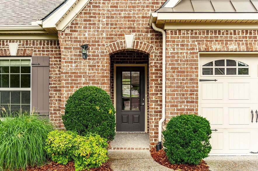 Front Entry - 2120 Sullivan St