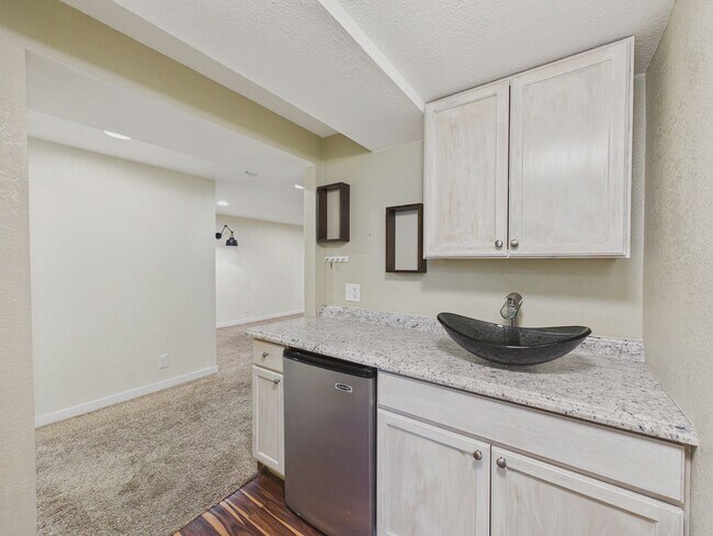 Building Photo - Gorgeous home in Westminster!