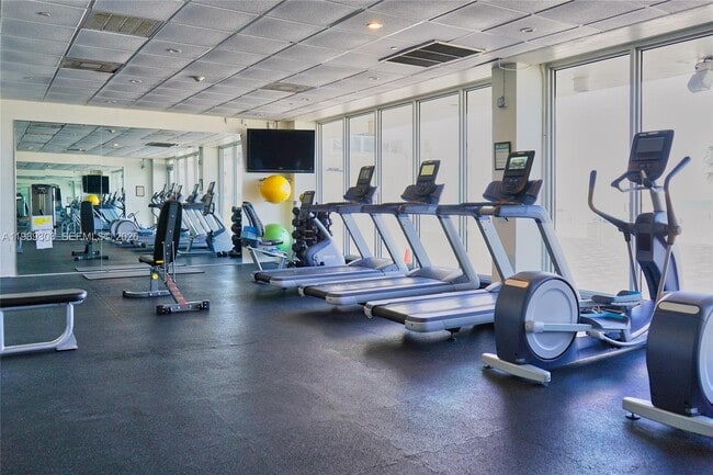 Building Photo - 5701 Collins Ave