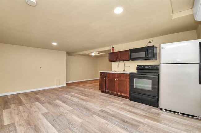 Building Photo - 5714 Doulton Dr