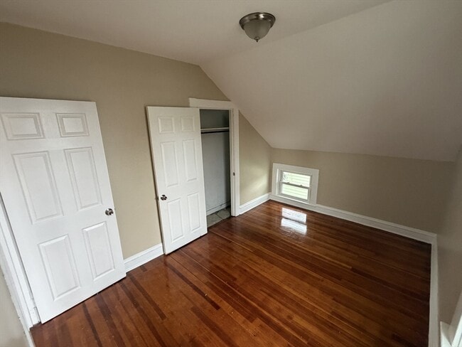 Building Photo - 220 Osborn St