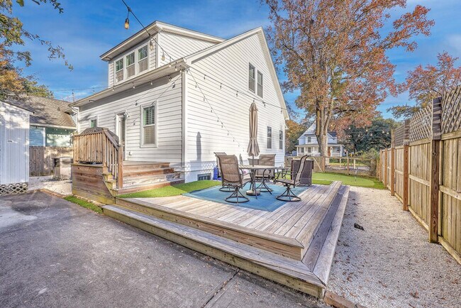 Building Photo - 1175 Leesville St