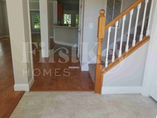 Building Photo - 1911 Chestnut Oak Ln