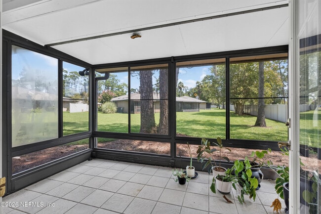 Building Photo - 9351 Arbolita Way