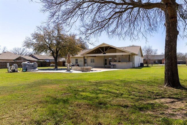 Building Photo - 219 Spotted Fawn Dr