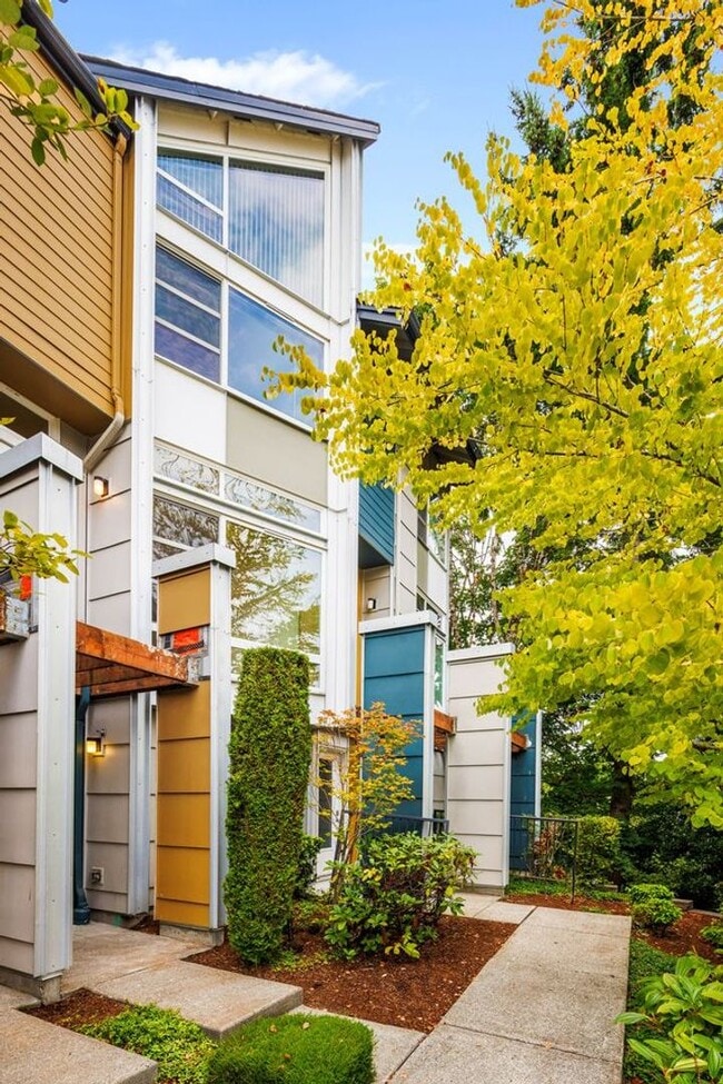 Primary Photo - Prime Redmond Location at the Element