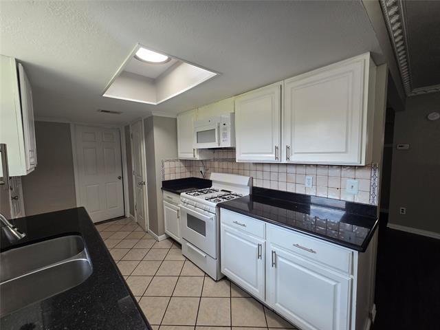 Building Photo - 624 Oceanview Dr