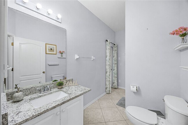 Building Photo - 2649 SW 32nd St