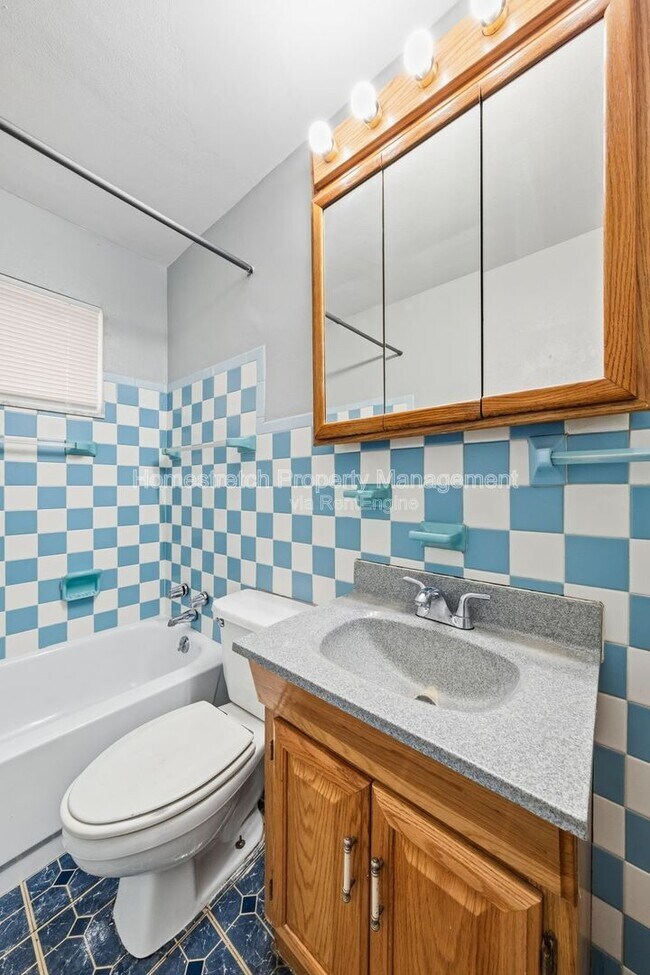 Building Photo - 2301 Belleview Ave