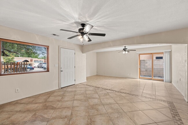 Building Photo - 1178 Calle Madera