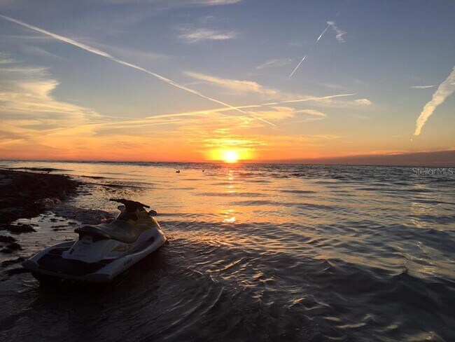 Building Photo - 828 Padua Ln