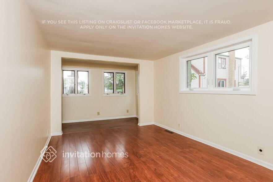 Building Photo - 353 E Elm St
