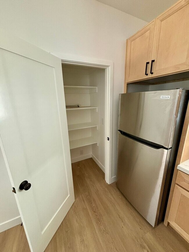 Building Photo - 212 - Carpinteria Asset Mgmt LLC (Walnut duplex)