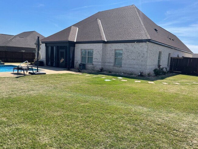 Building Photo - Stunning 4-Bedroom Home in Coventry with Designer Finishes & a Pool!