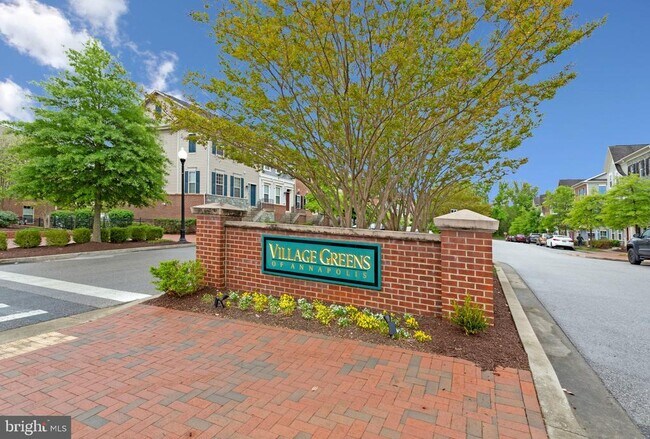 Building Photo - 703 Skippers Ln