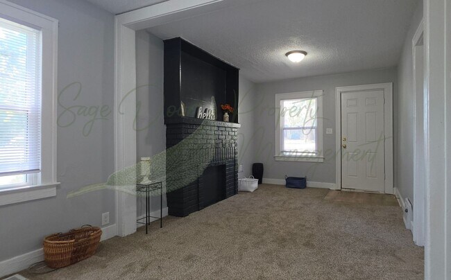 Building Photo - 303 N Huttig Ave