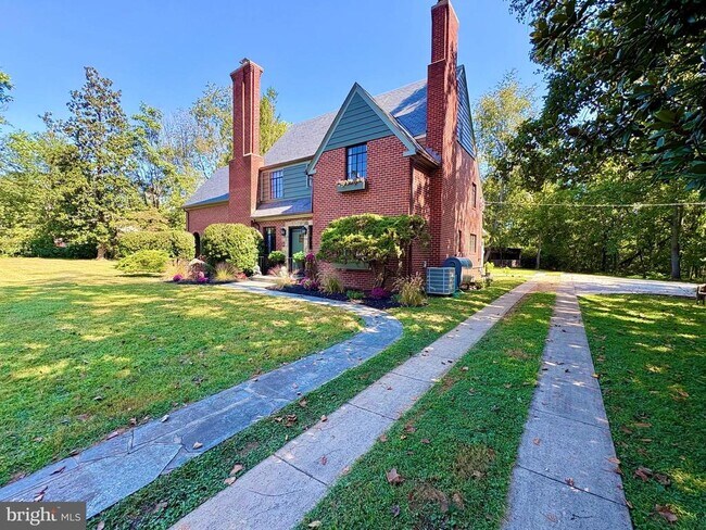 Building Photo - 515 Mt Salem Ave