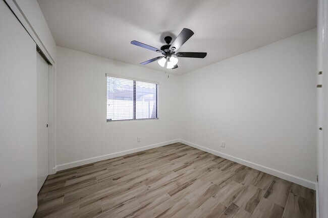 Building Photo - Beautifully renovated 3 bedroom 2 bathroom...