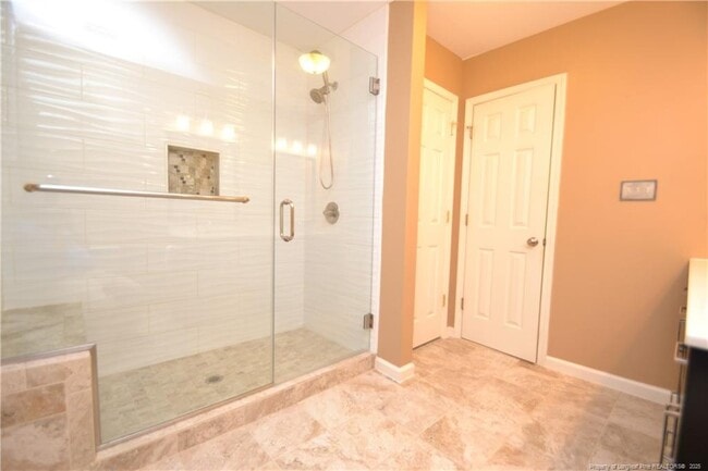Building Photo - 5909 Royal Coach Ct