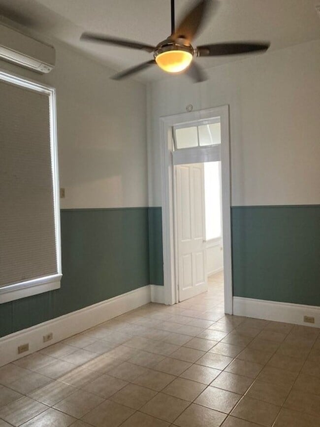 Building Photo - 3349 Dumaine St