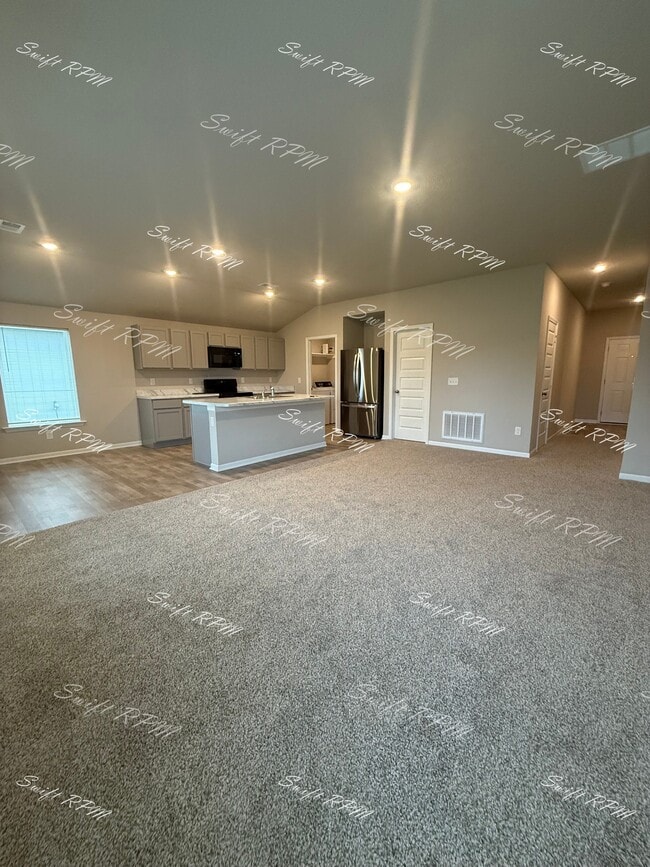 Building Photo - 559 W Lanesfield St