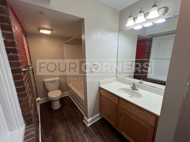 Building Photo - Charming 2 Bedroom 2 Bath in Historic Building