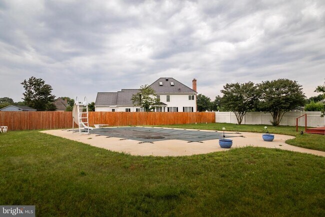 Building Photo - 5444 E Nithsdale Dr