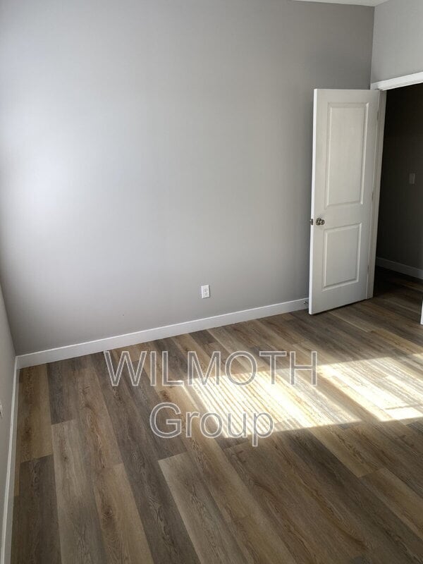 Building Photo - 929 N Beville Ave