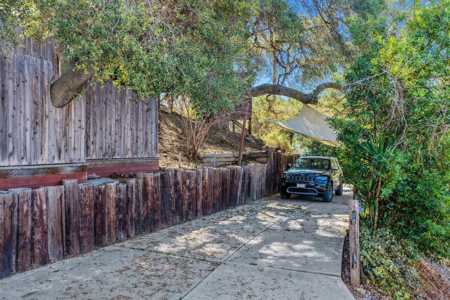 Building Photo - 109 Muerdago Rd