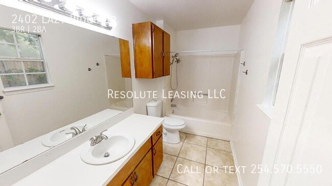 Building Photo - 2402 Lazy Ridge Dr