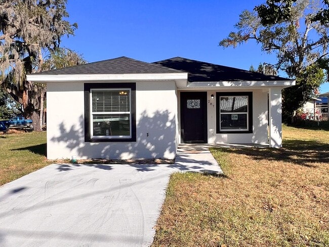 Building Photo - Beautiful Three-bedroom Corner Lot Home