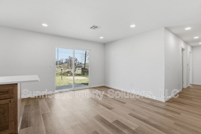 Building Photo - 644 Hunters Hill Rd