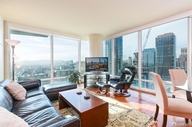 Building Photo - 425 1st St