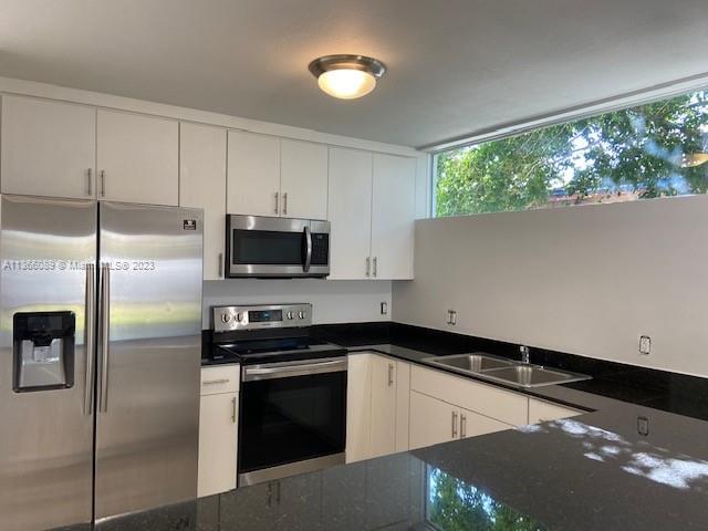 Building Photo - 177 E 16th St