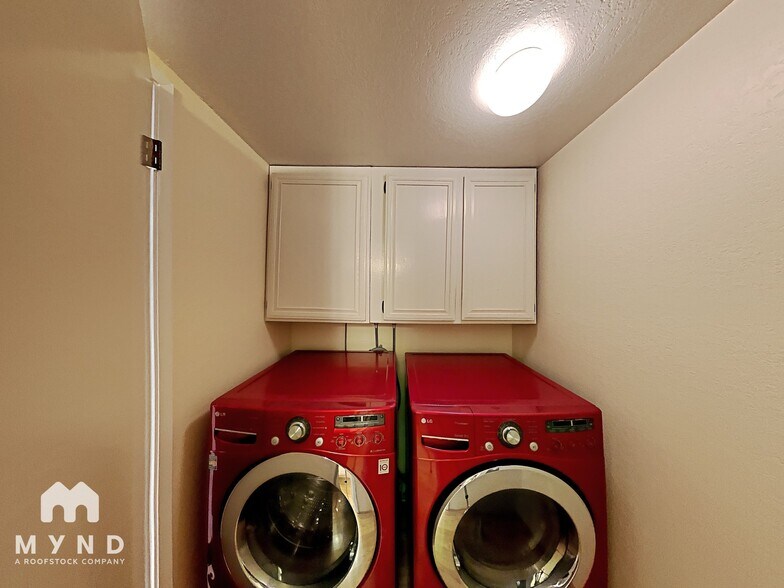 Building Photo - 4285 Dry Bed Ct