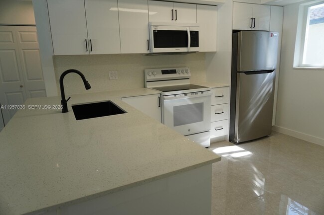 Building Photo - 25420 SW 107th Ct