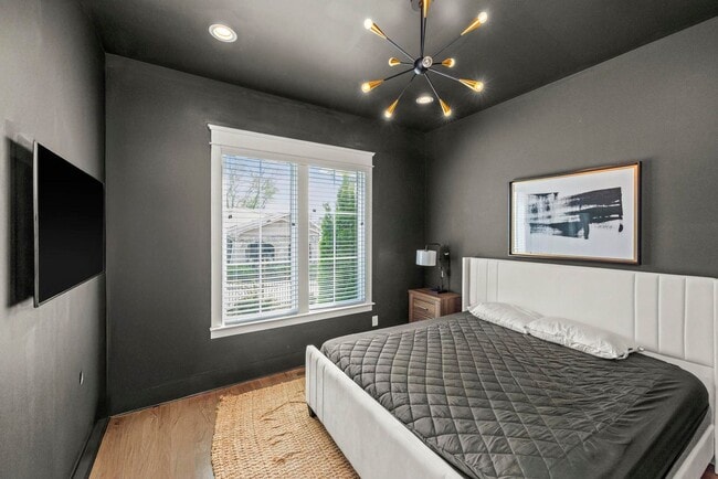 Building Photo - Luxury Living Just Minutes from Downtown Nashville