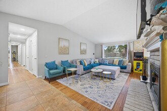 Building Photo - 1709 S Perry Ct