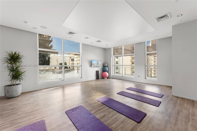 Building Photo - 1100 S Miami Ave