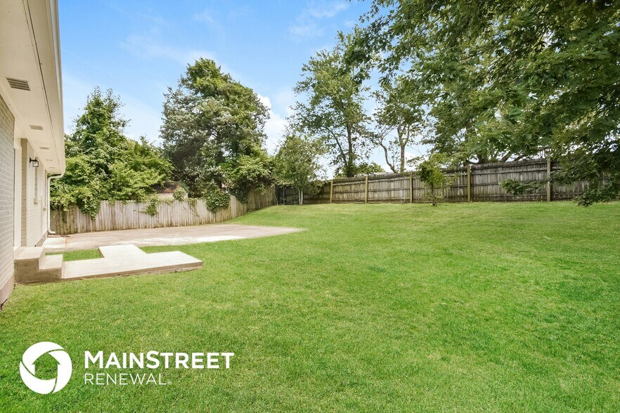 Building Photo - 1810 Willow Springs Dr