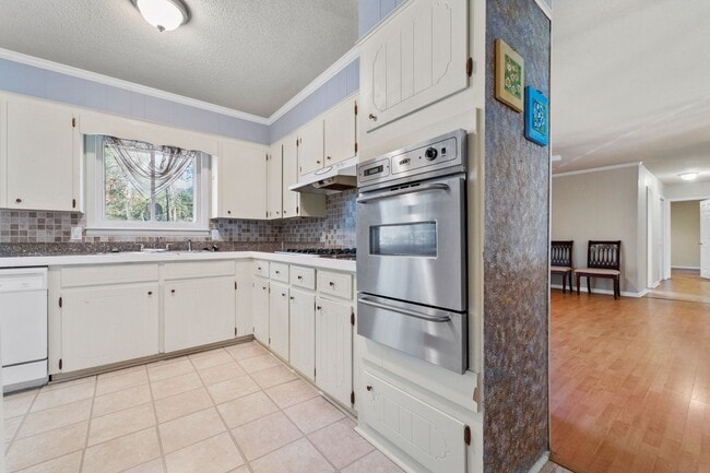 Building Photo - Indianhead Lakes Rental!