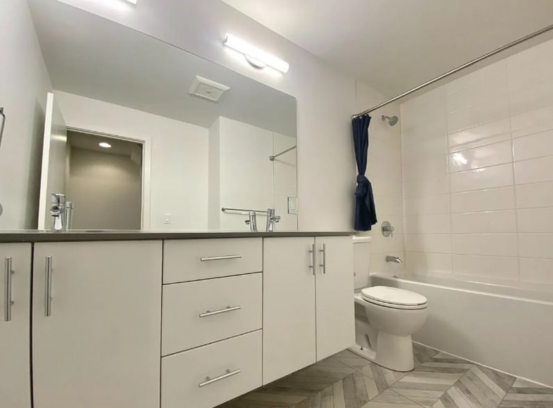 Building Photo - 2854 SW Adams St