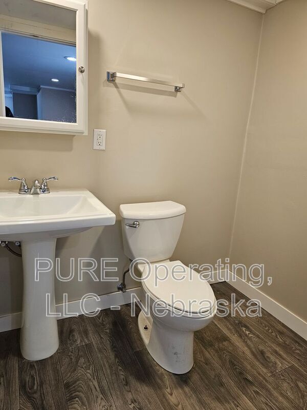 Building Photo - 1618 S 50th St