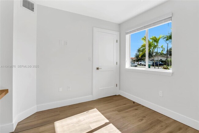 Building Photo - 6499 SW 39th St