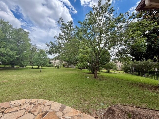 Building Photo - 111 Purple Sage Dr