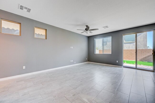 Building Photo - GORGEOUS 4 Bedroom, 2 Story Home located in the SW!