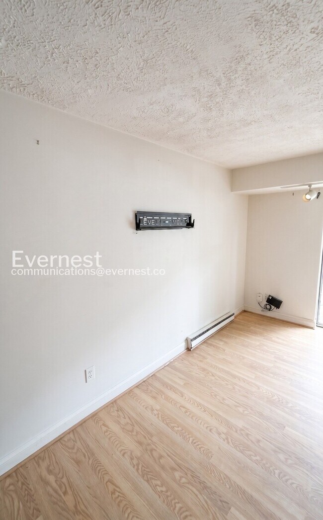 Building Photo - Charming Condo with Shared Amenities and Playground | Pet Friendly | Available Soon!