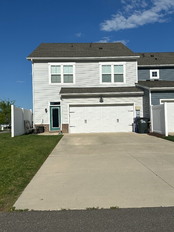 Building Photo - 4001 Tin Roof Way