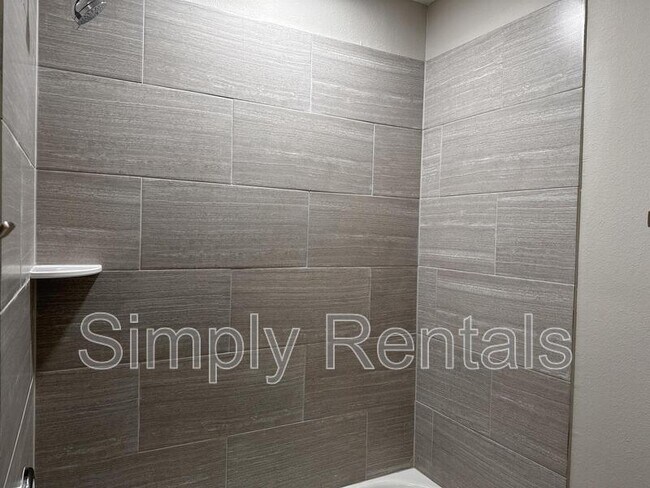 Building Photo - 11015 I-30 Frontage Rd